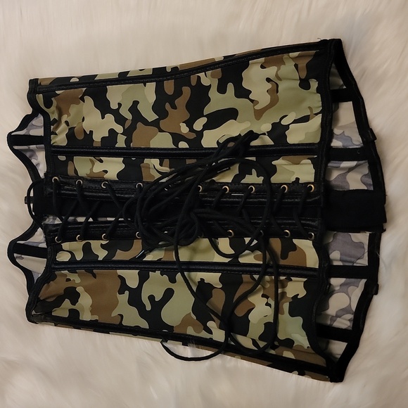 Seven Til Midnight Women's Green Camo Corset Lingerie Top Large Full Zip - Picture 2 of 4